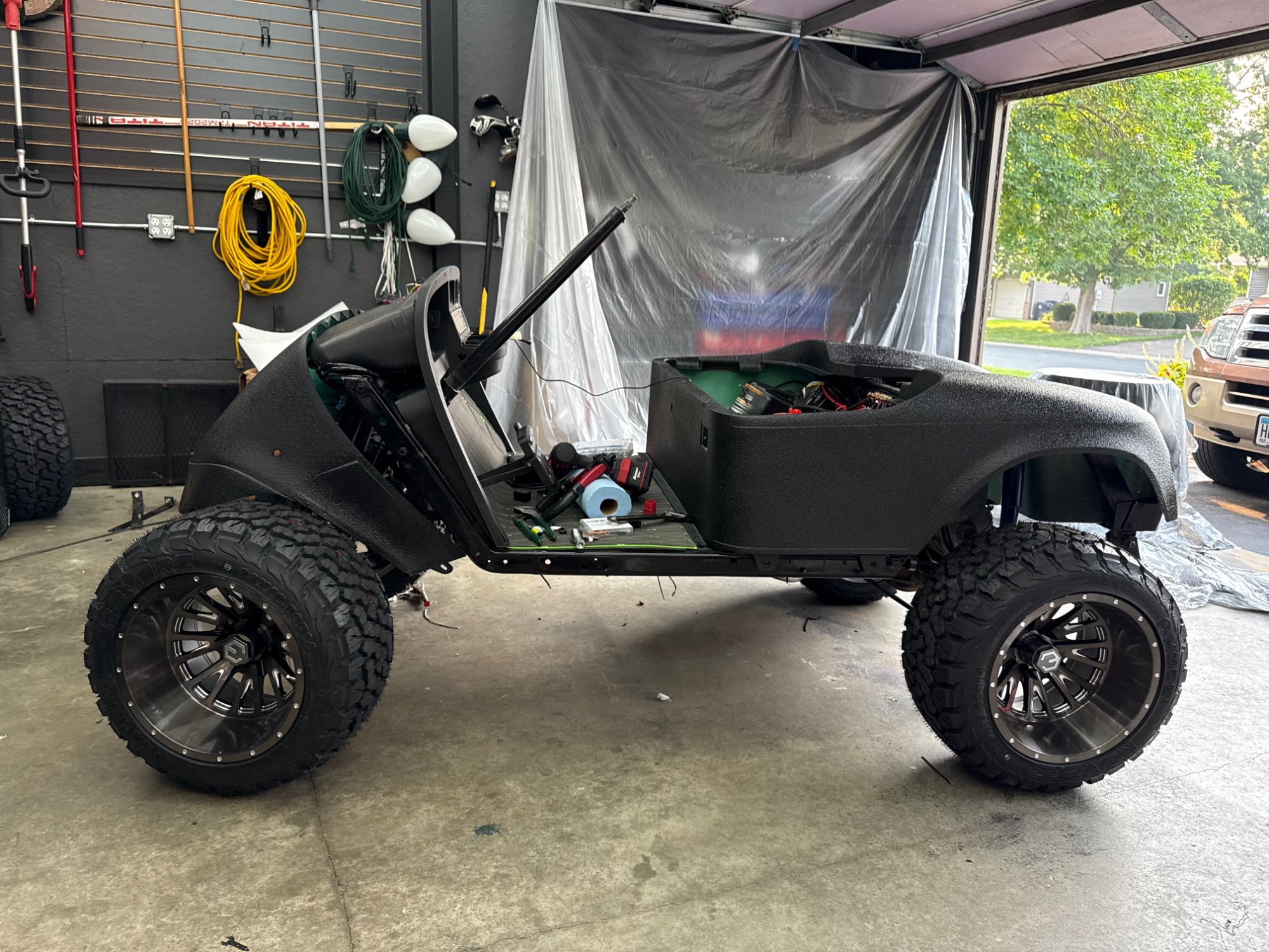 Raptor-coated body with new wheels